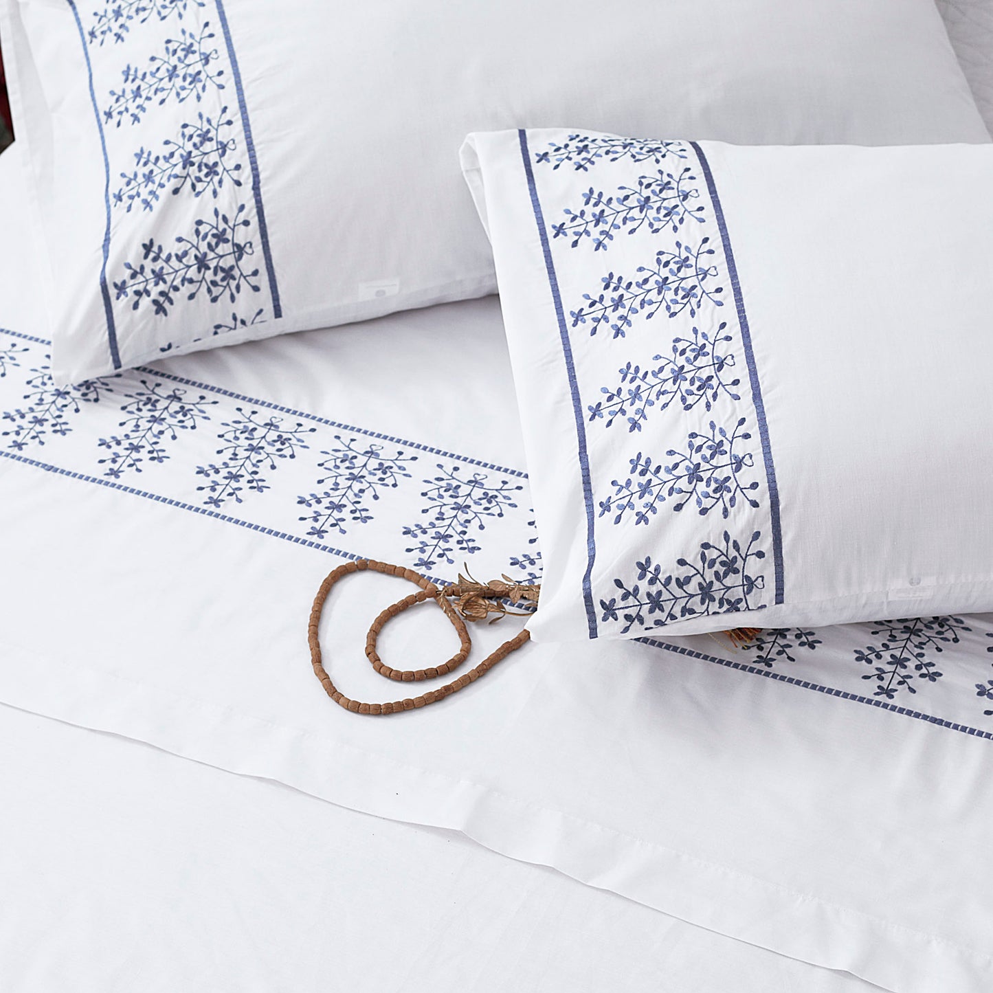 Neelam Safa - Embroidered Bedding Set