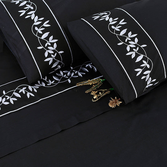 Siyah Qasida - Embroidered Bedding Set