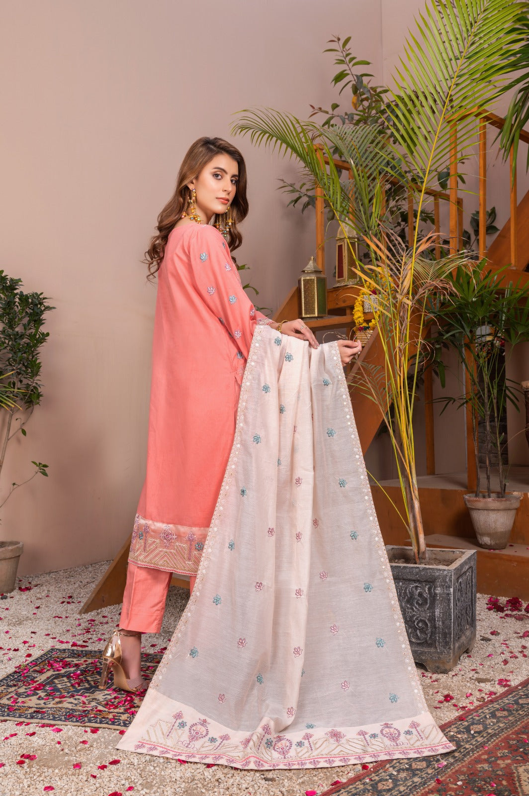 Embroidered | Lawn - Gulbano Rose