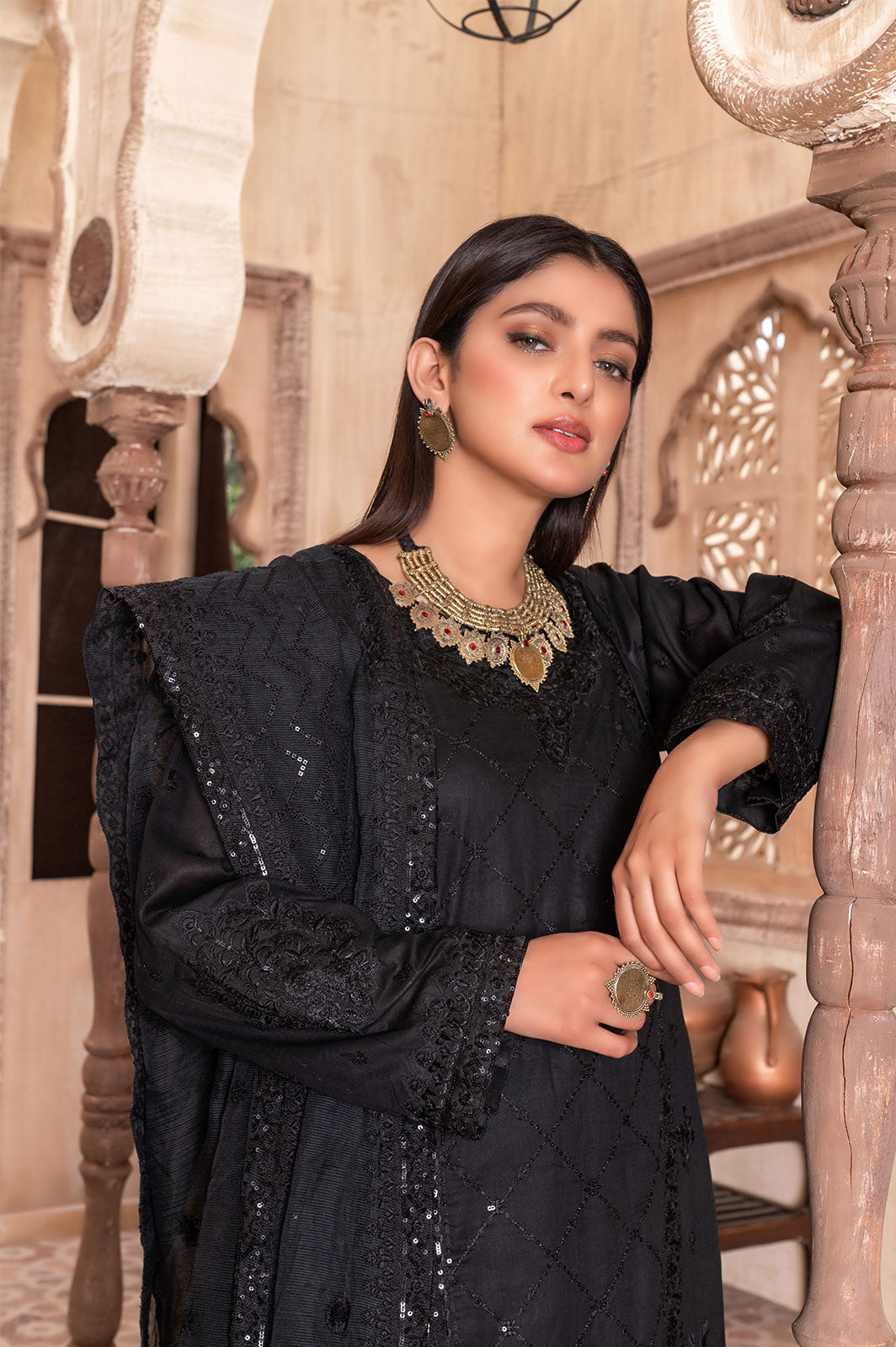 Siyah Aabroo | Lawn - Embroidered