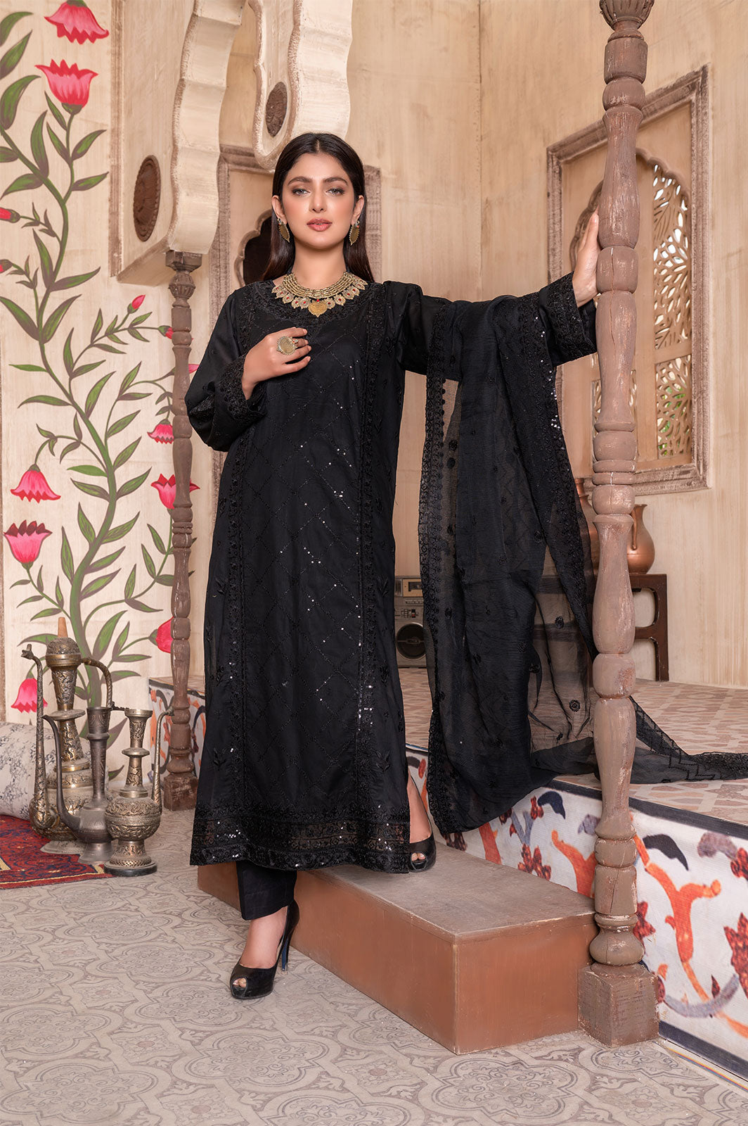 Siyah Aabroo | Lawn - Embroidered